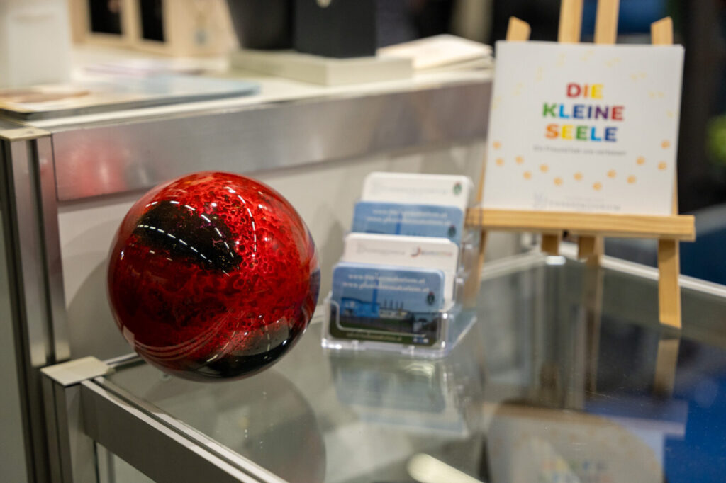 Messestand des Tierkrematoriums Lebring auf der Pferd Wels Pferdefachmesse 2025